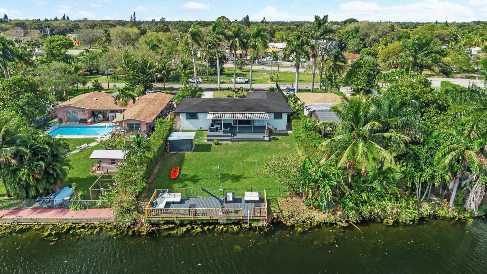 הוילה Golden Glades Luxury Miami Waterfront Retreat With Private Dock מראה חיצוני תמונה