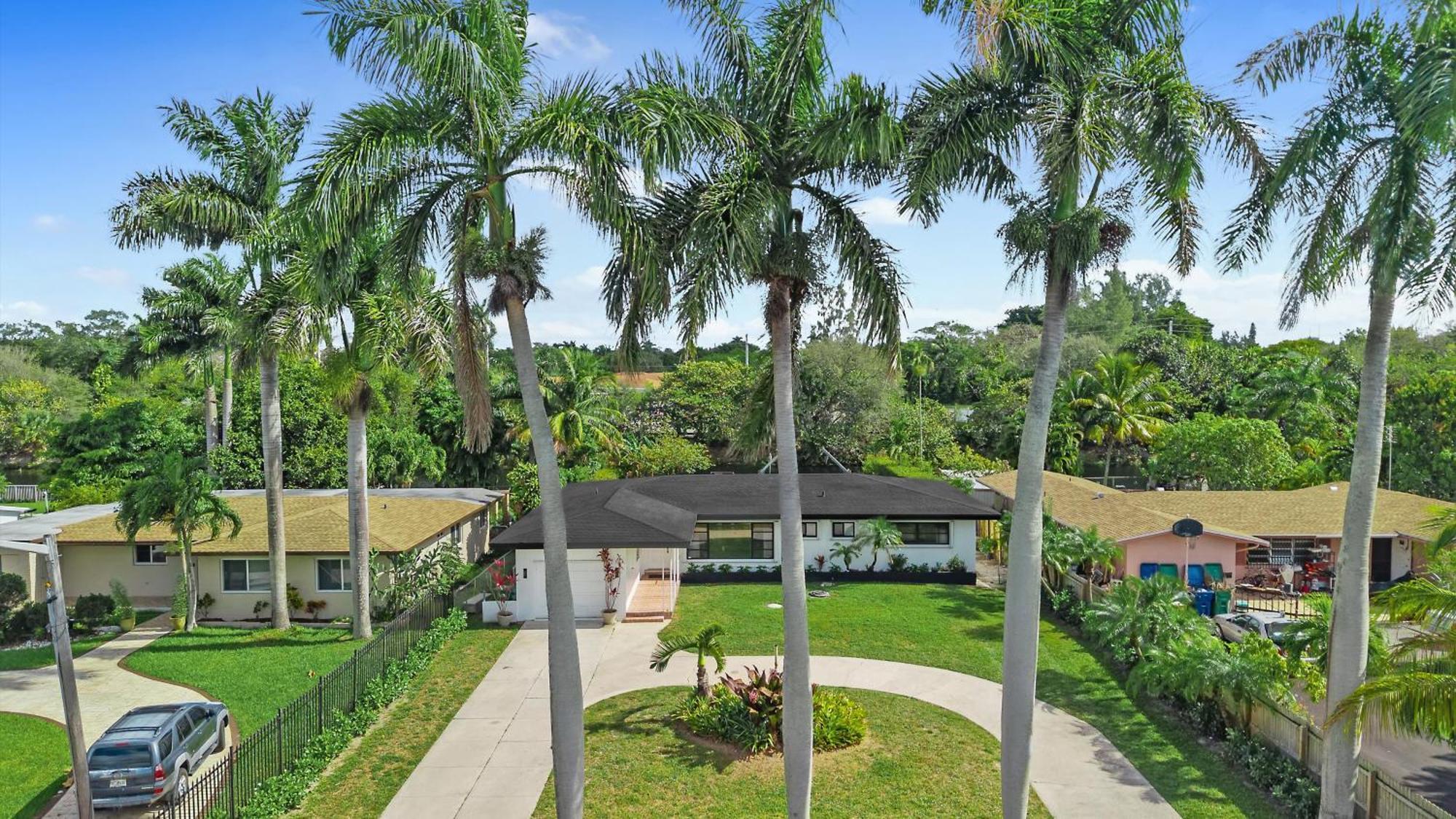 הוילה Golden Glades Luxury Miami Waterfront Retreat With Private Dock מראה חיצוני תמונה